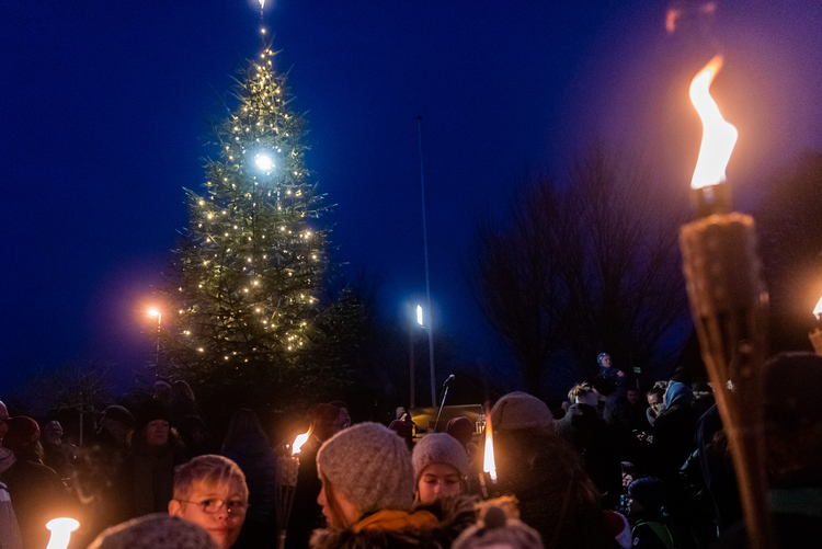 Juletræstænding i Hovedgård 2019 Juletræstænding i Hovedgård 2019